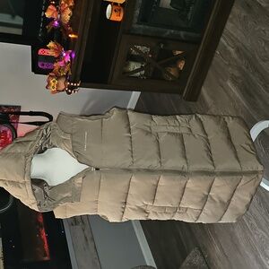 Womens nwots Pink SODA SPORR sz large long puffer vest. Heavy duty with hood!!